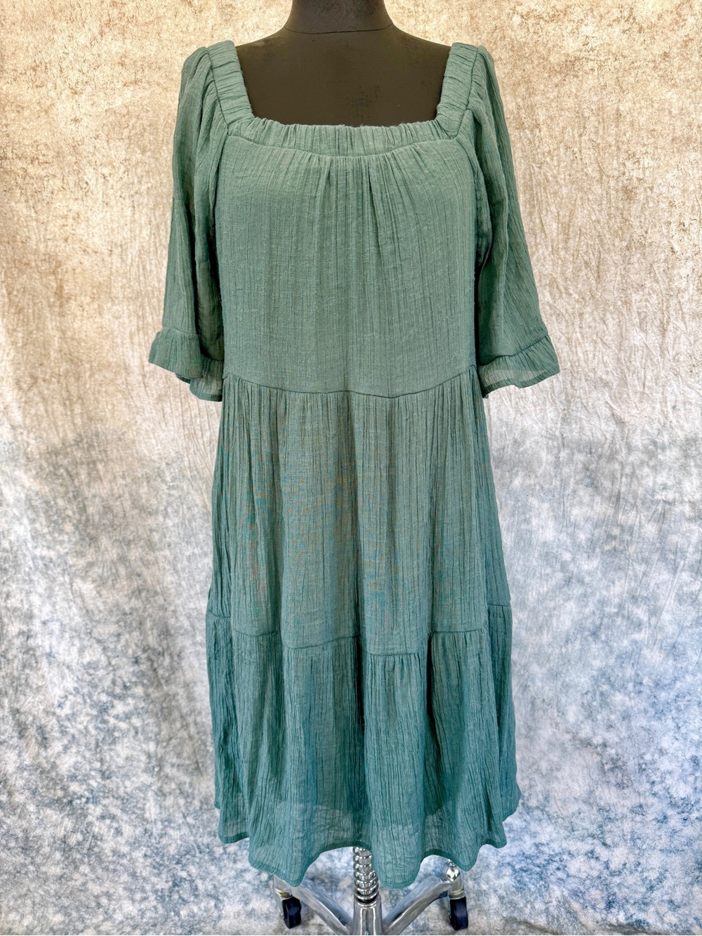Naïf Crinkle Square Neck Tiered Boho Dress - M